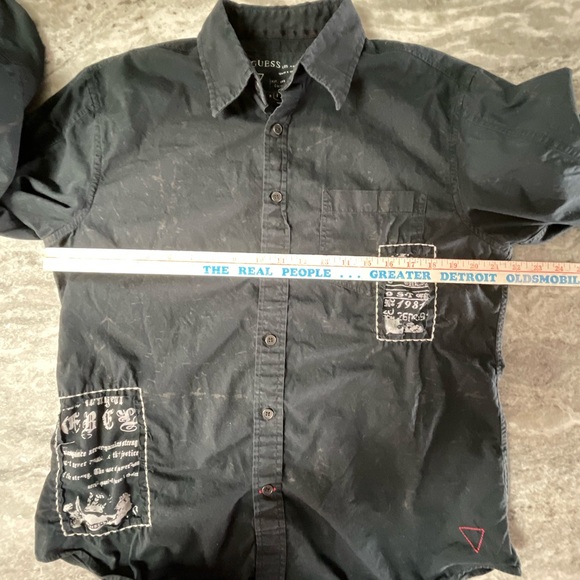 Guess men’s button down shirt size Large (Q1) - Picture 5 of 7